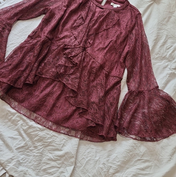 Issac Mizrahi Live Elegant Burgandy Lace Top with keyhole front and back.  SZ 14 - Picture 10 of 10